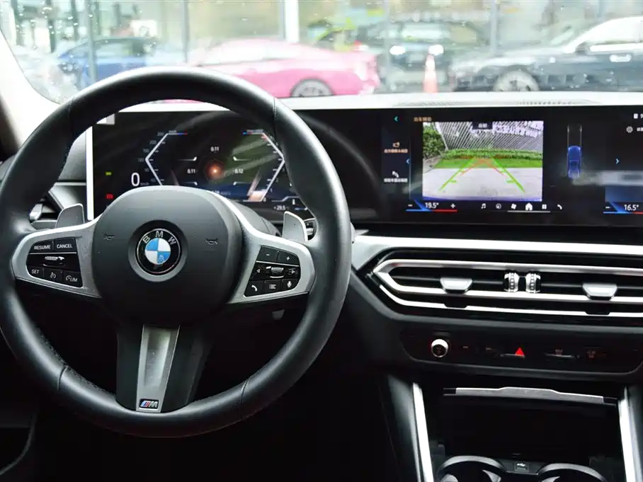 BMW 3 Series 2024 — фото 10