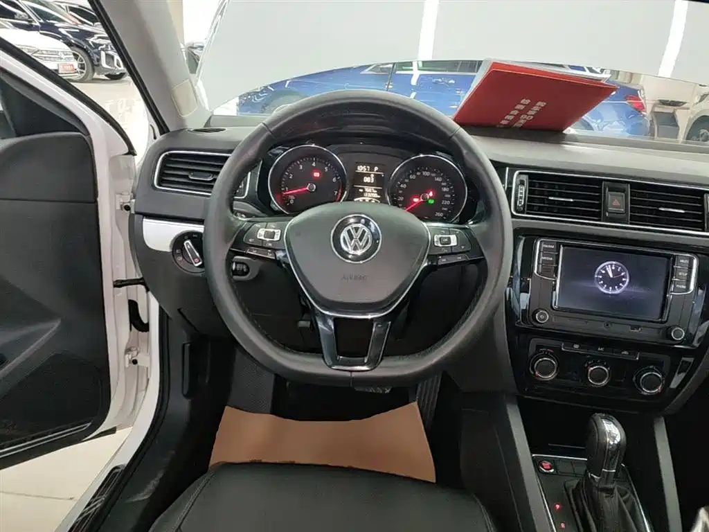 Volkswagen Sagitar 2017 — фото 11