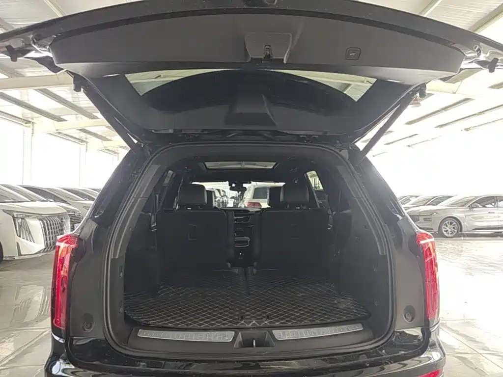Cadillac XT6 2022 — фото 15