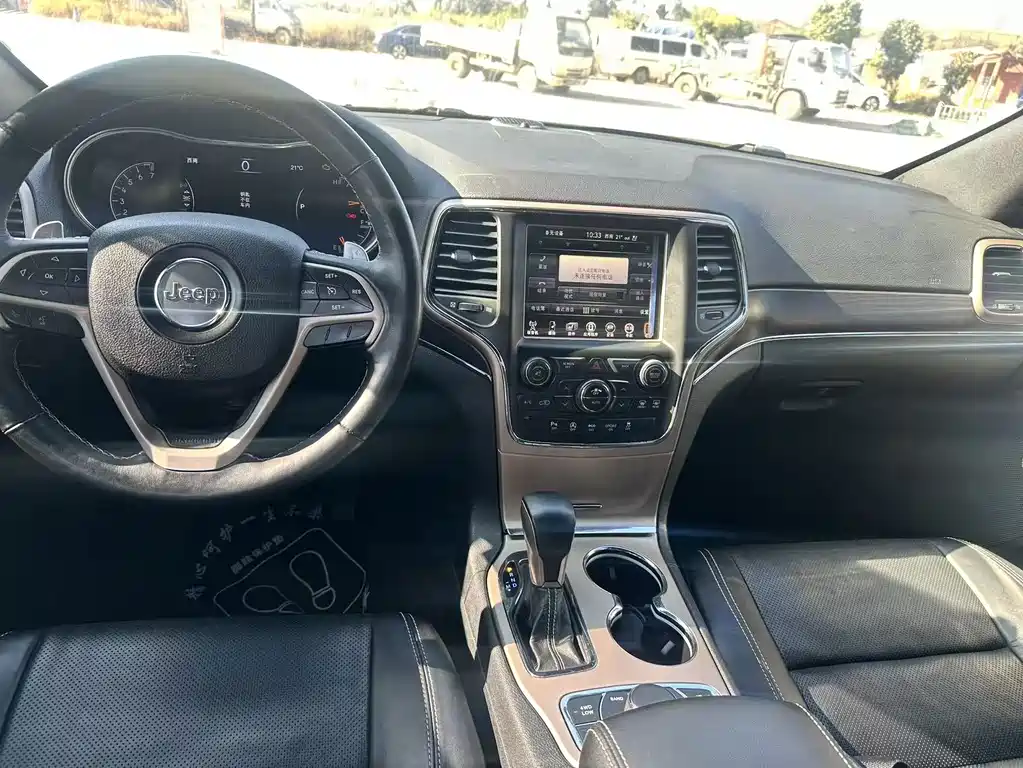 Jeep Grand Cherokee 2018 — фото 6