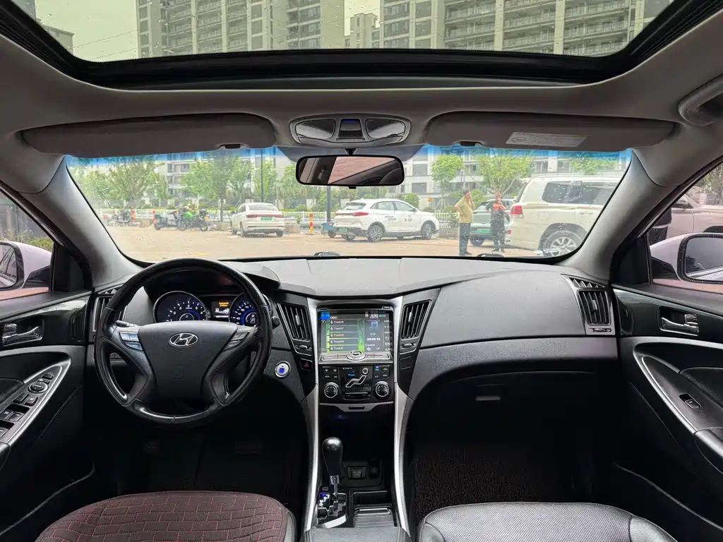 Hyundai Sonata 2015 — фото 11
