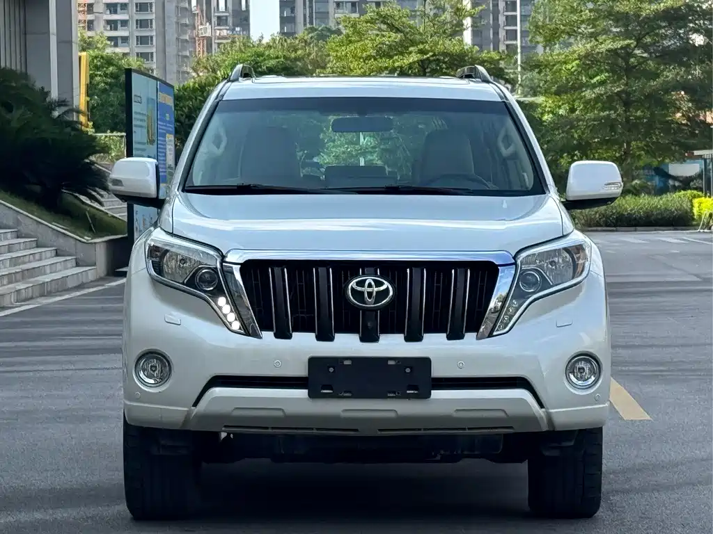 Toyota Prado 2015 — фото 2