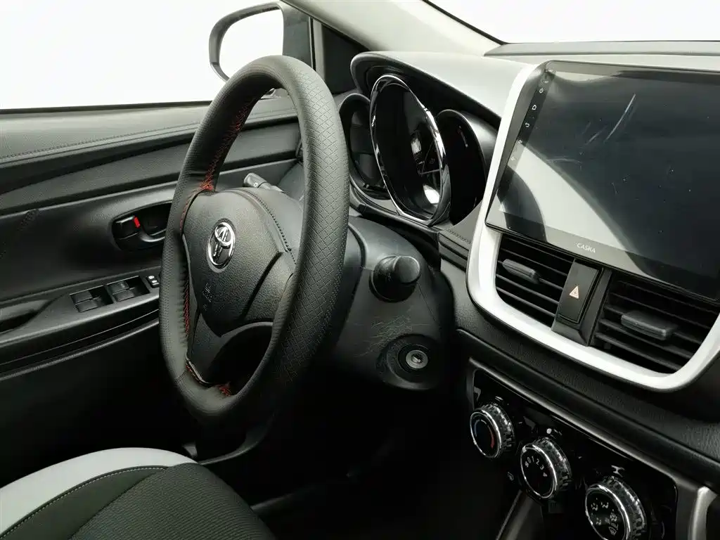 Toyota Yaris L 2020 — фото 22