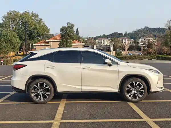 Lexus RX 2020