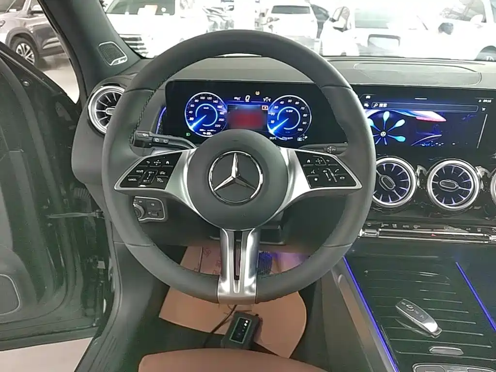 Mercedes-Benz EQB 2026 — фото 11