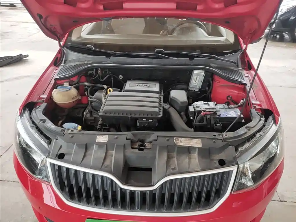 Skoda Fabia 2015 — фото 20