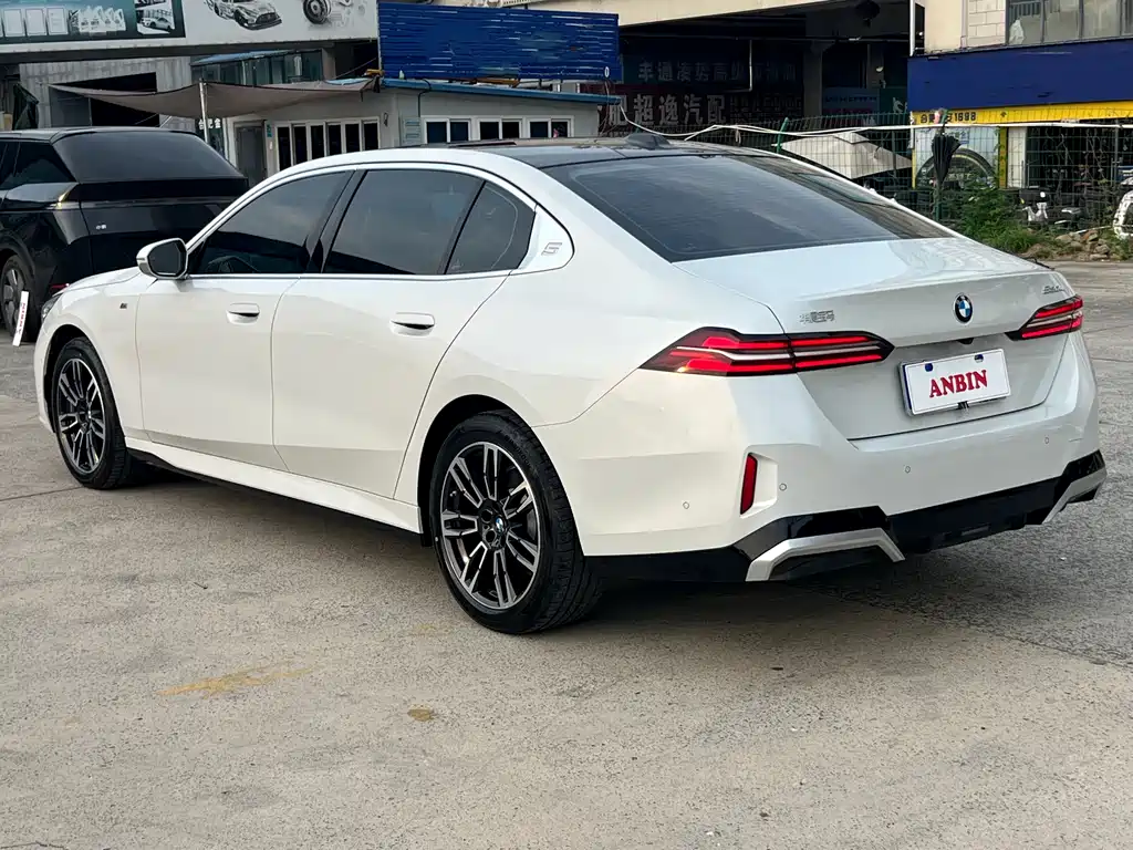 BMW 5 Series 2024