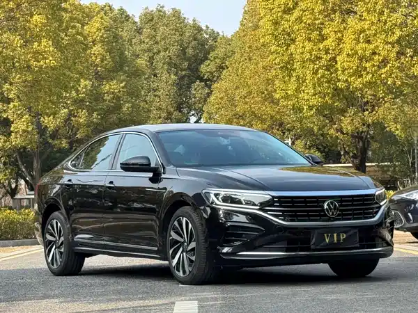 Volkswagen Passat 2023