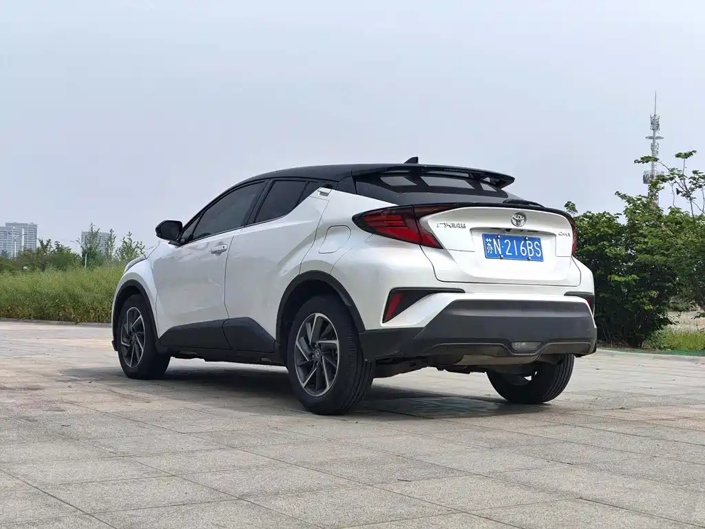 Toyota C-HR 2021 — фото 6