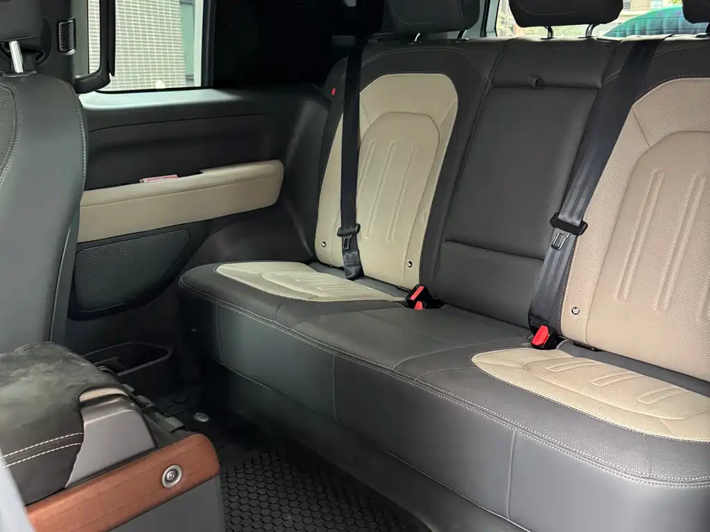Land Rover Defender 2021 — фото 12