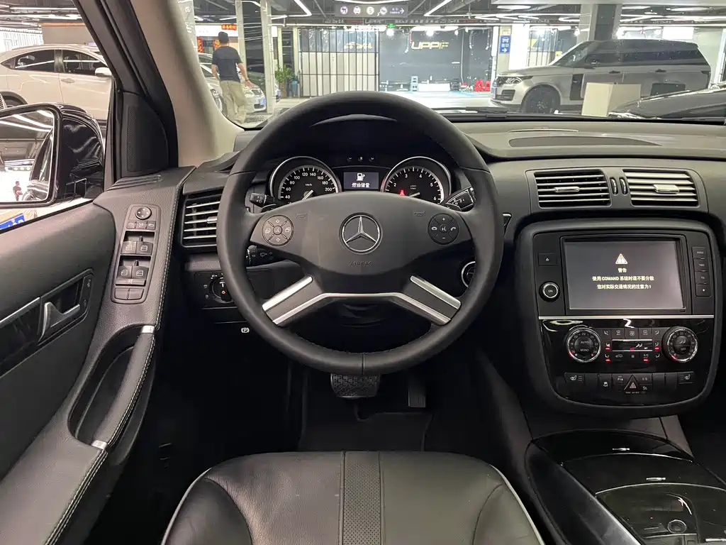 Mercedes-Benz R-Class 2017 — фото 12