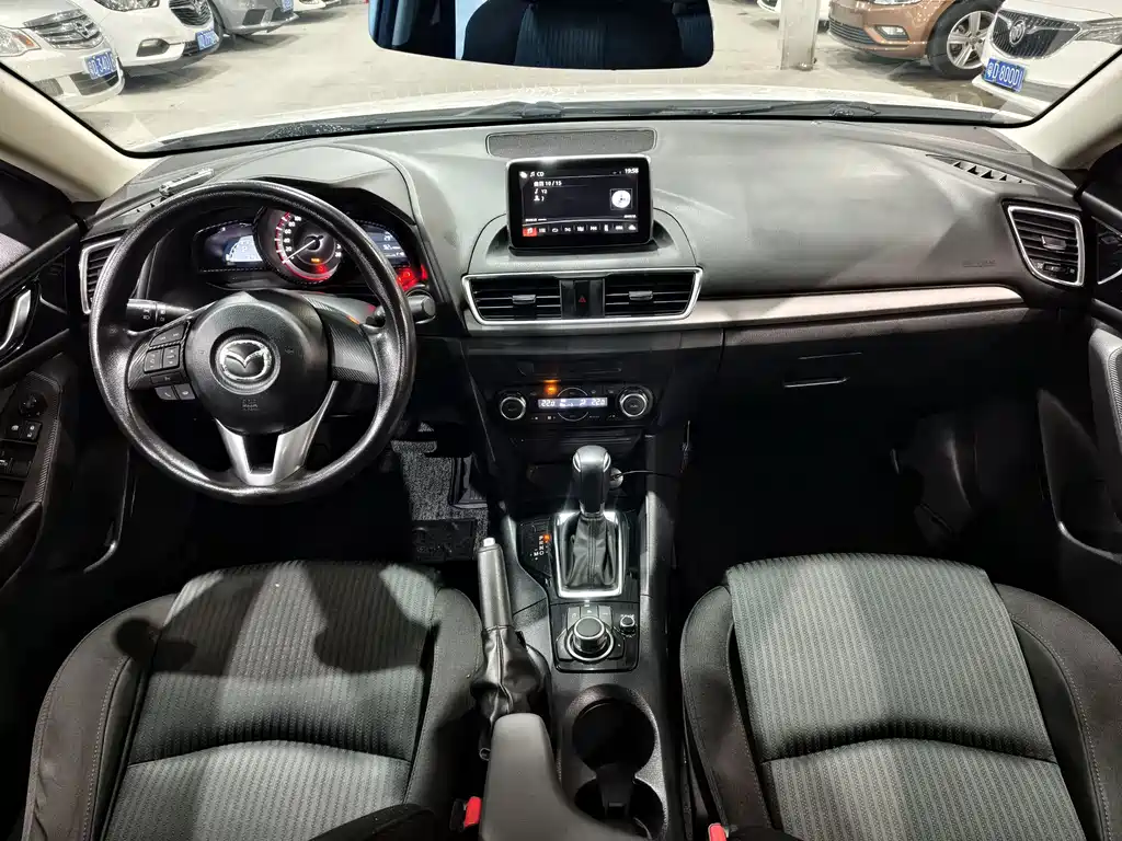 Mazda 3 Axela 2017 — фото 5