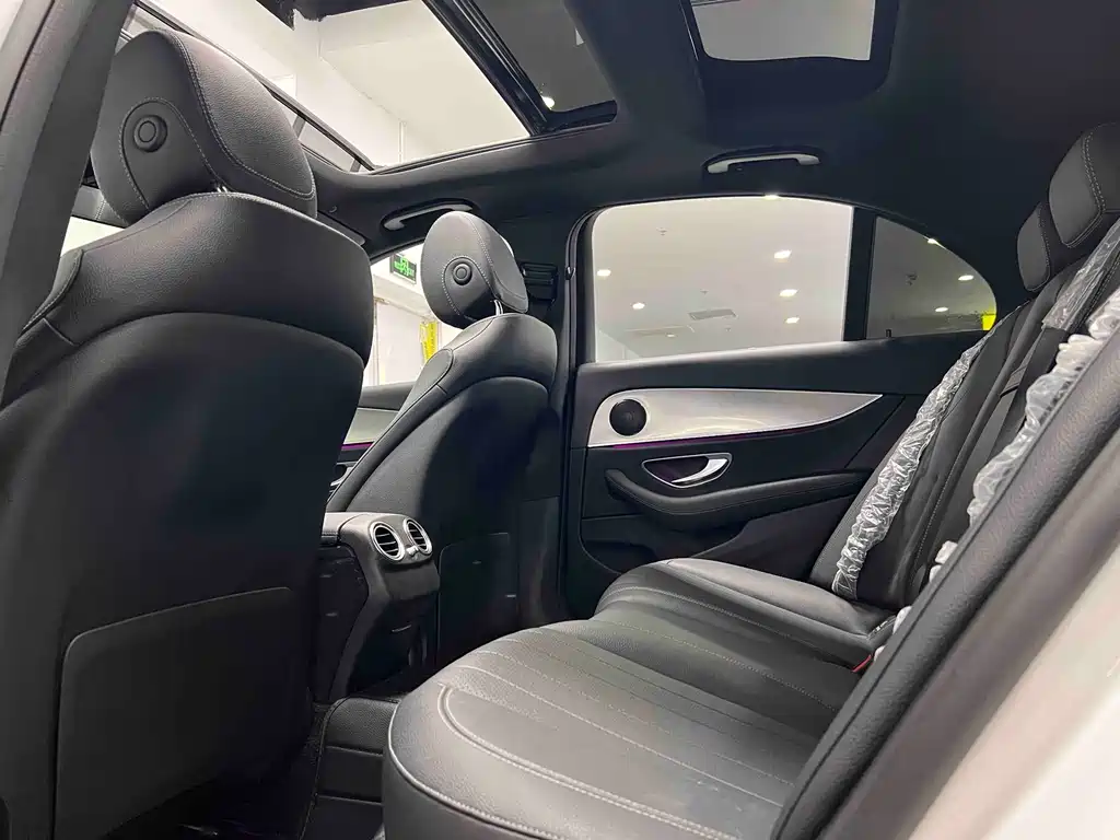 Mercedes-Benz E-Class 2020 — фото 19