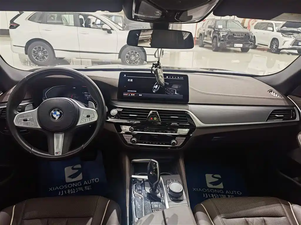 BMW 5 Series 2024 — фото 14