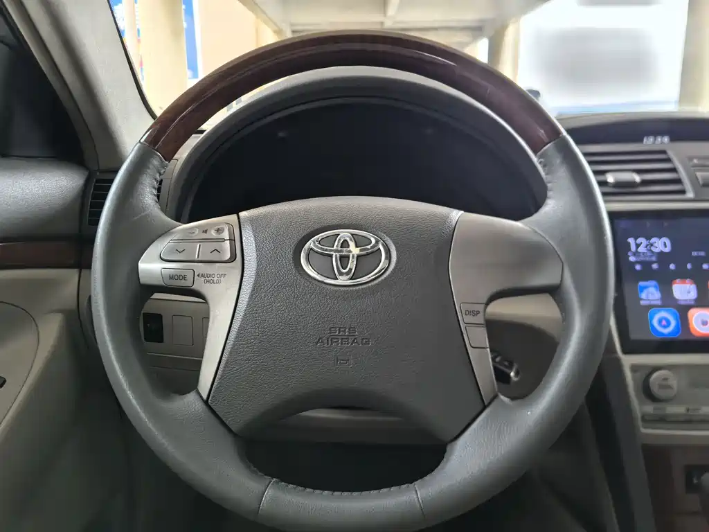 Toyota Camry 2013 — фото 46