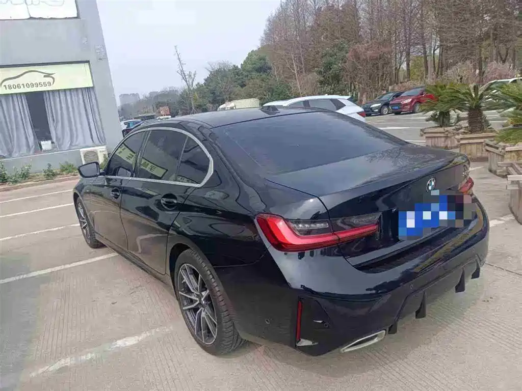 BMW 3 Series 2025 — фото 10