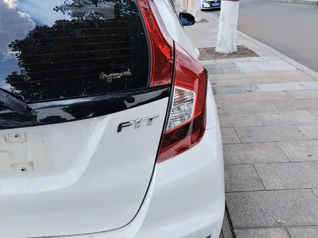 Honda Fit 2018 — фото 8