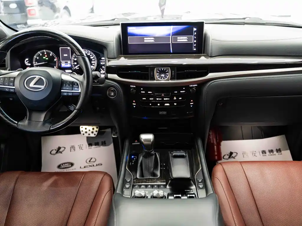 Lexus LX 2020 — фото 10