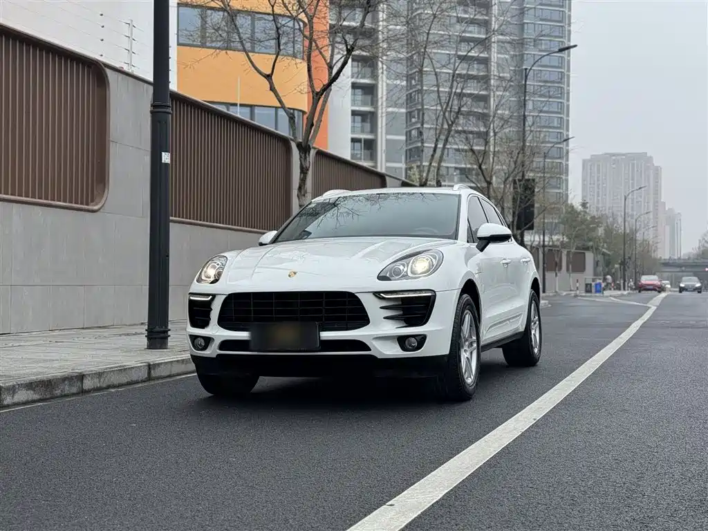 Porsche Macan 2018 — фото 1
