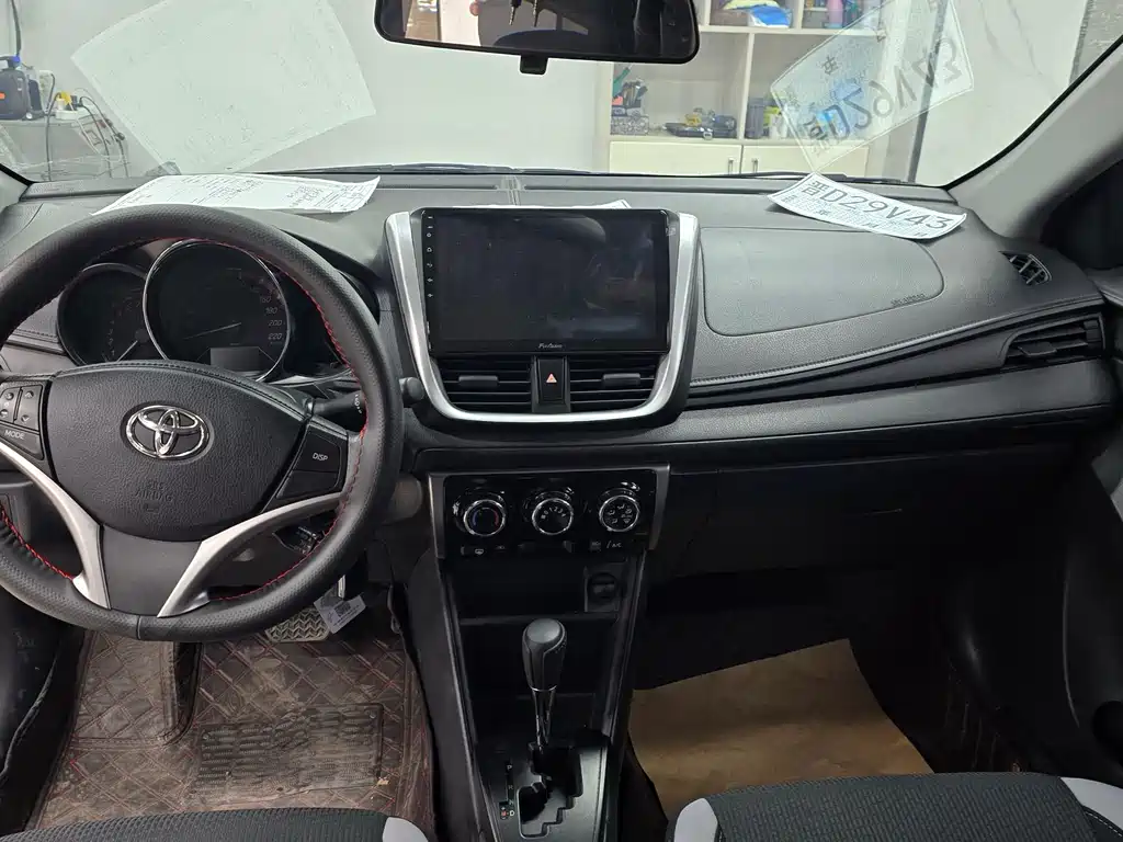 Toyota Yaris L 2022 — фото 5