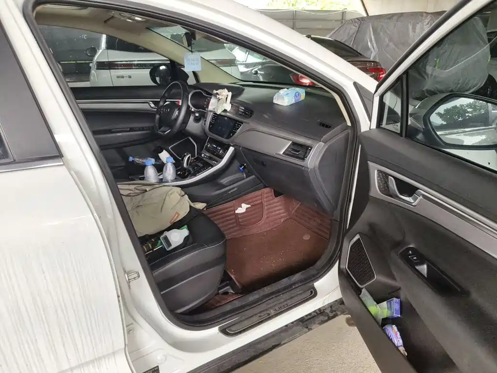 Geely Emgrand GS 2019 — фото 20