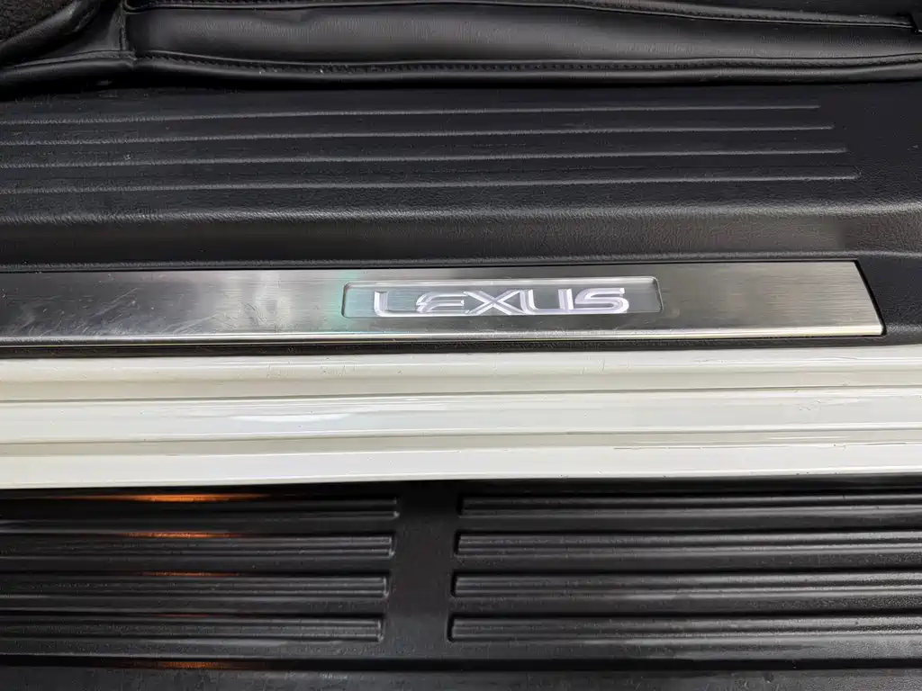 Lexus GX 2012 — фото 28