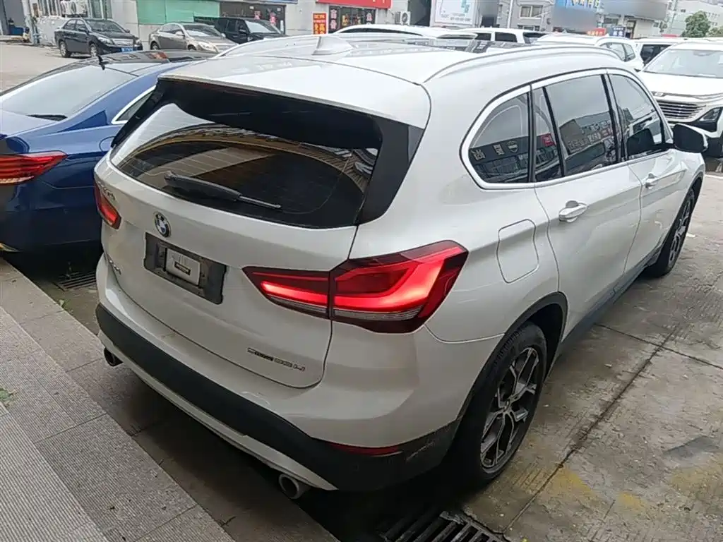 BMW X1 2022 — фото 7