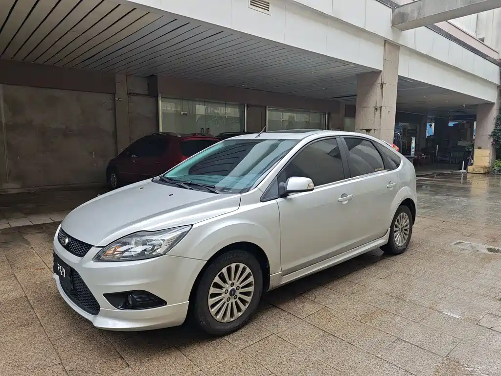 Ford Focus 2014 — фото 1