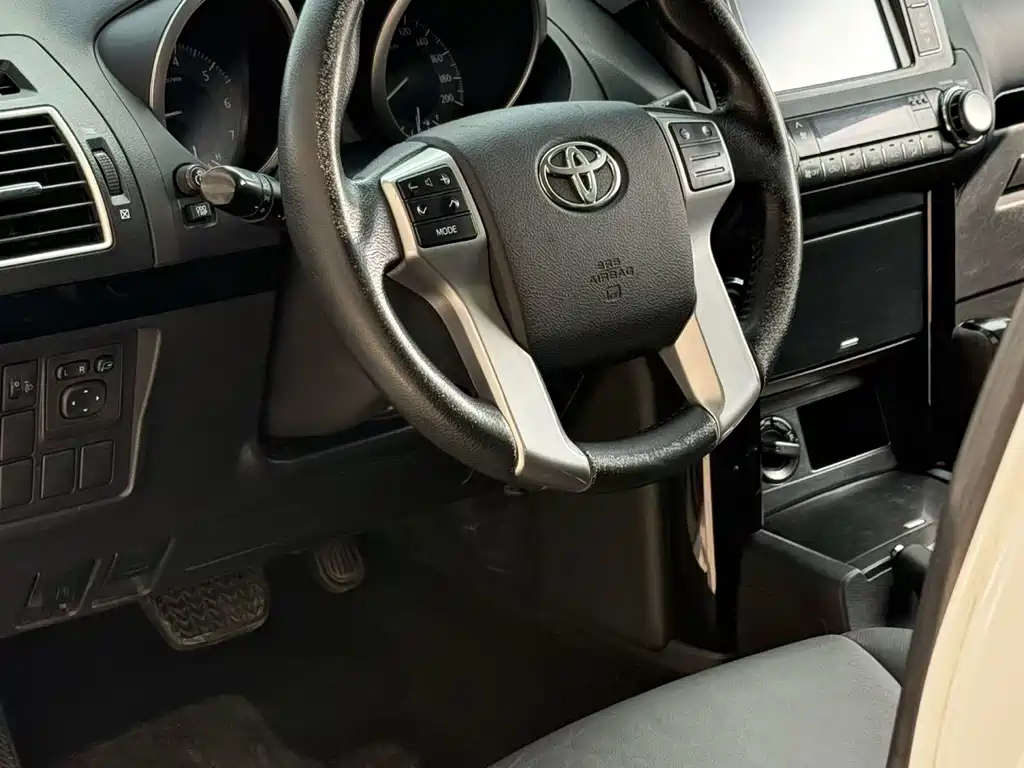 Toyota Prado 2017 — фото 11