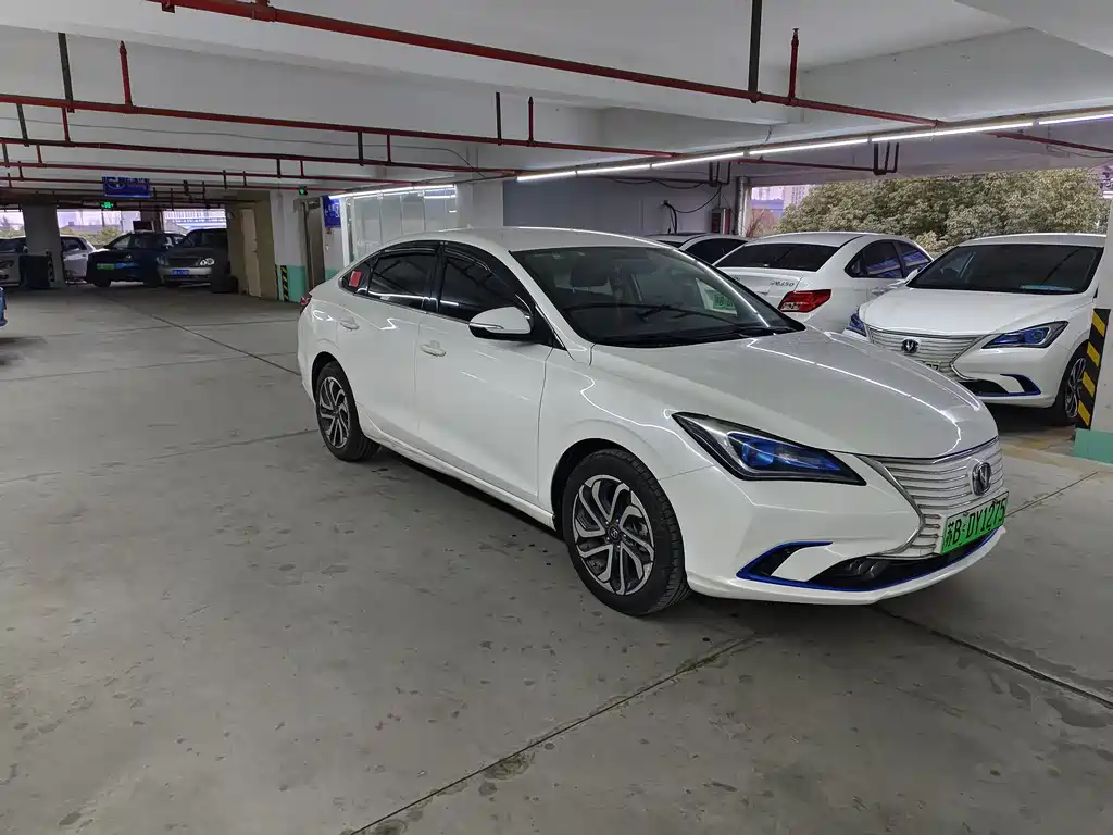 Changan Eado New Energy 2018 — фото 3
