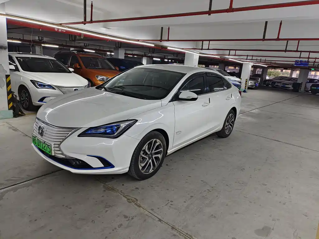 Changan Eado New Energy 2018 — фото 2