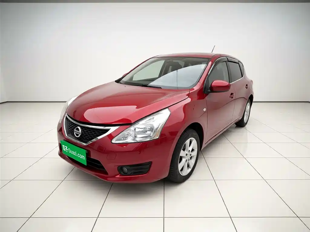 Nissan Tiida 2015 — фото 2