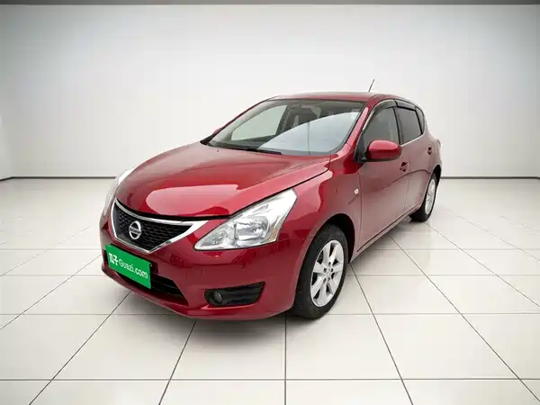 Nissan Tiida 2014