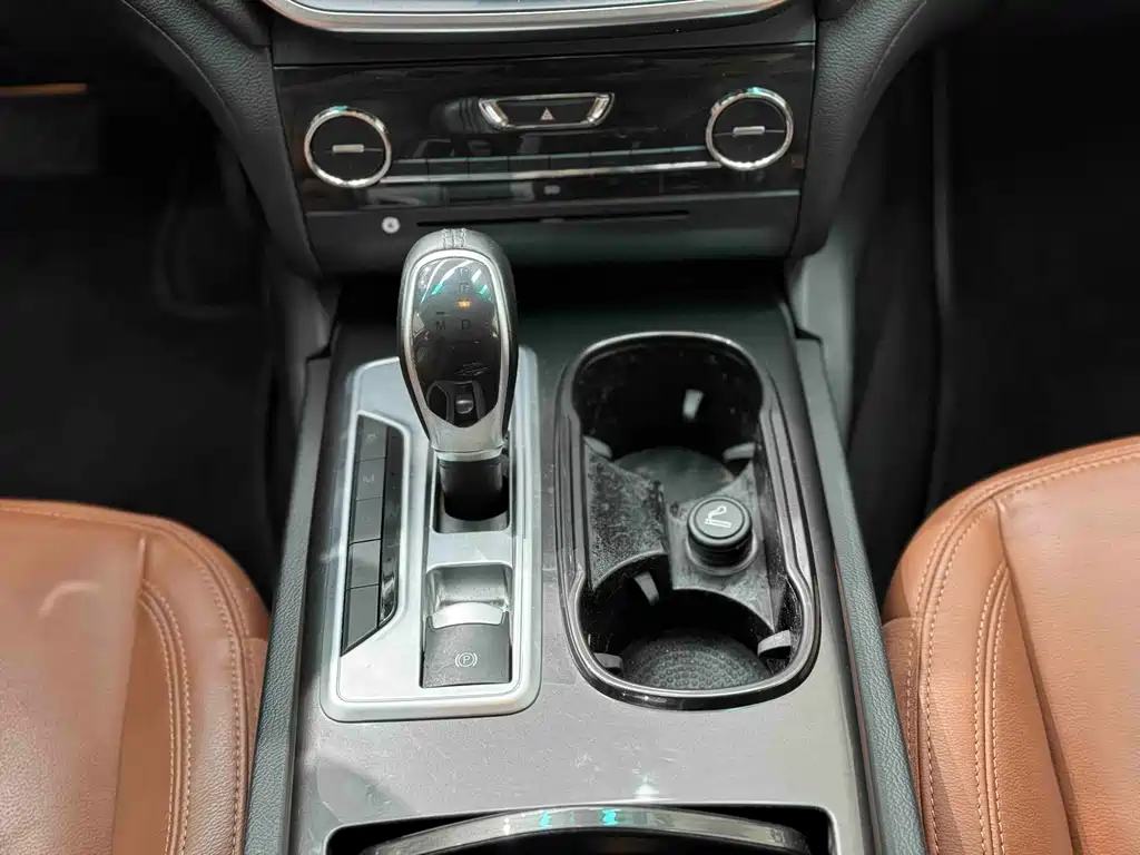 Maserati Ghibli 2015 — фото 24