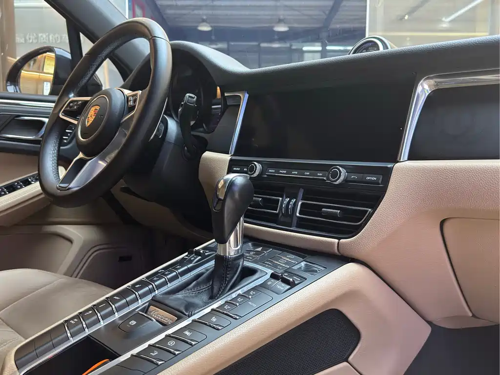 Porsche Macan 2019 — фото 20