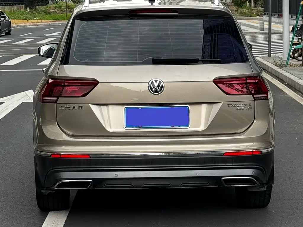 Volkswagen Tiguan L 2017 — фото 18