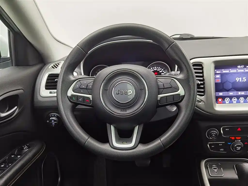 Jeep Compass 2019 — фото 11