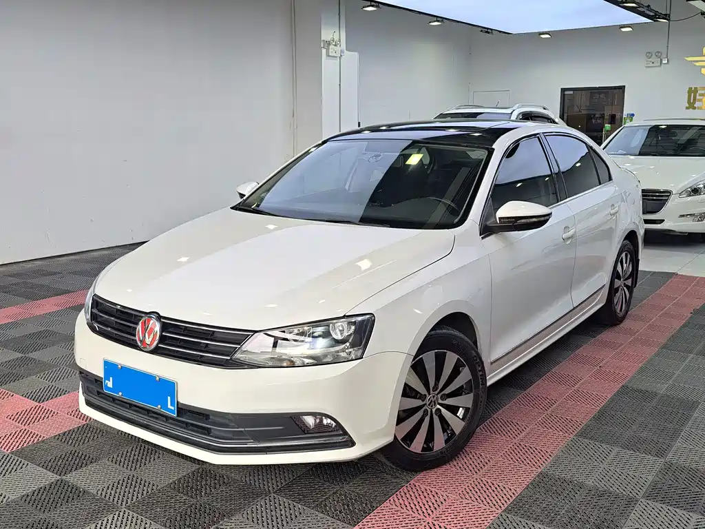 Volkswagen Sagitar 2016