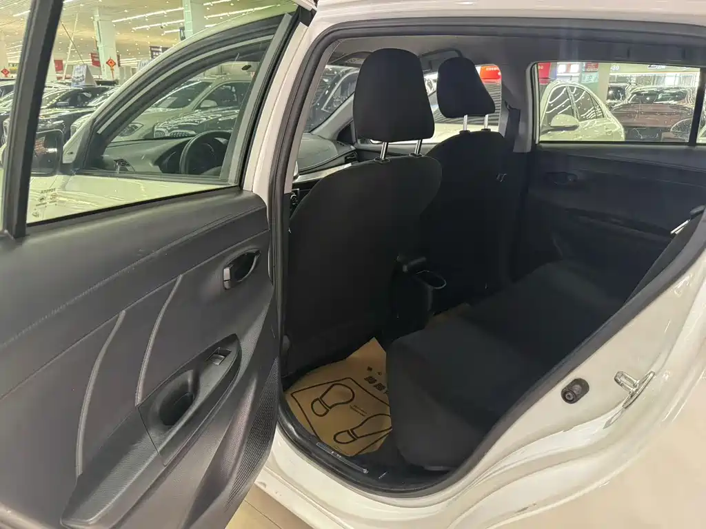 Toyota Yaris L 2016