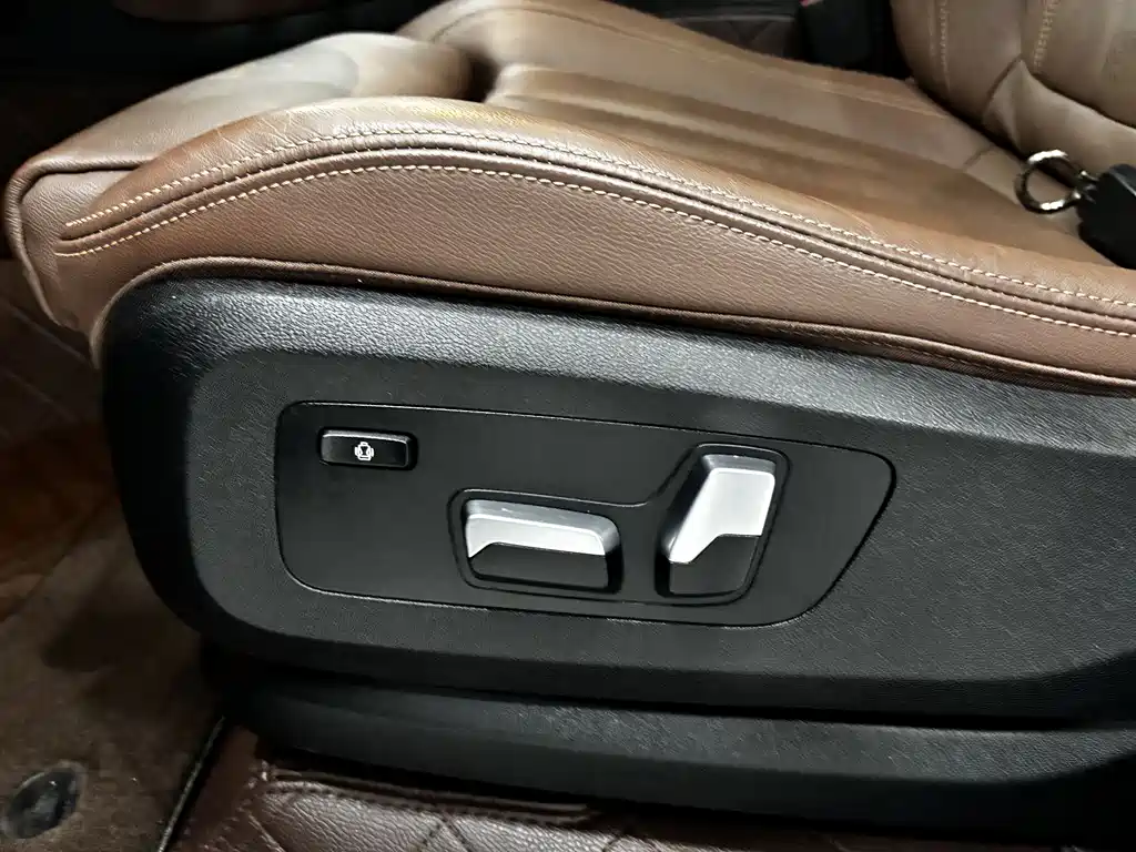 BMW X5 New Energy 2020 — фото 14