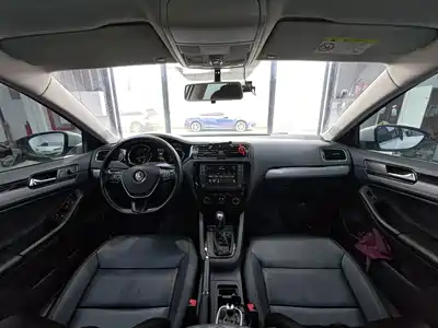 Volkswagen Sagitar 2016