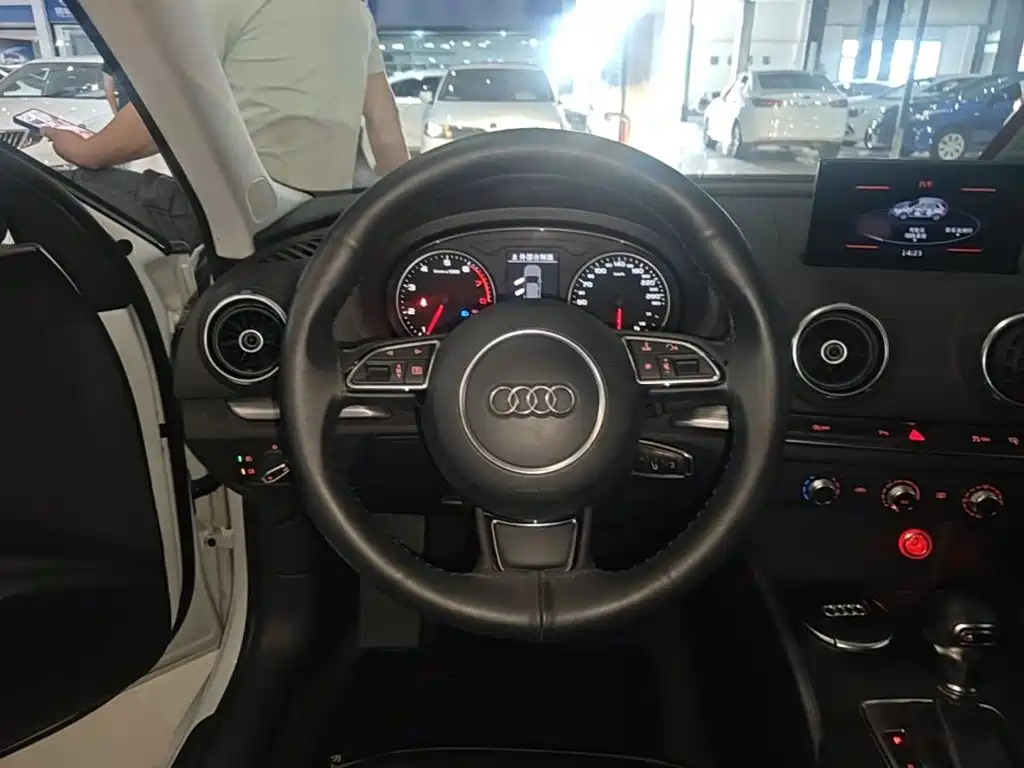 Audi A3 2015 — фото 11