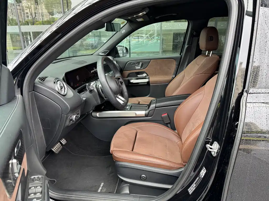 Mercedes-Benz GLB AMG 2025