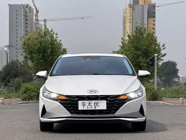 Hyundai Elantra 2023