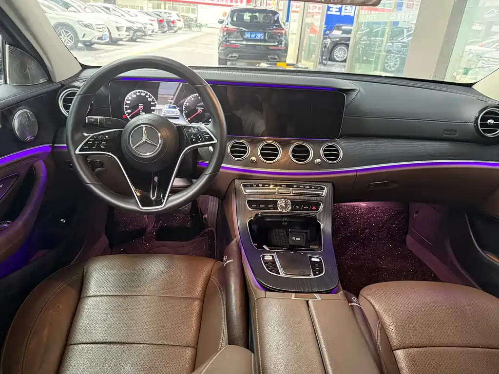Mercedes-Benz E-Class 2017 — фото 10