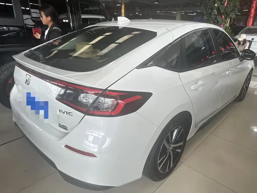 Honda Civic 2023 — фото 10