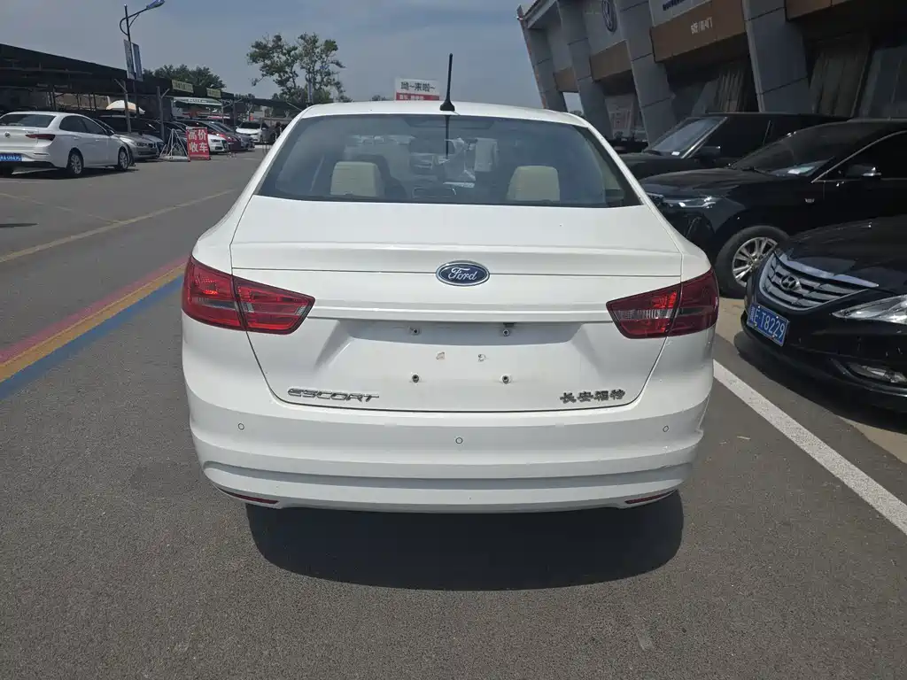 Ford Escort 2018