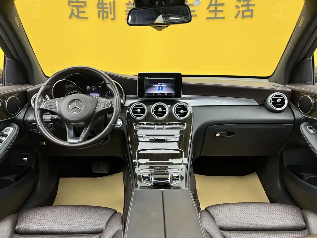 Mercedes-Benz GLC 2018 — фото 11