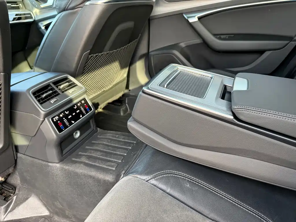 Audi A6L 2021 — фото 27
