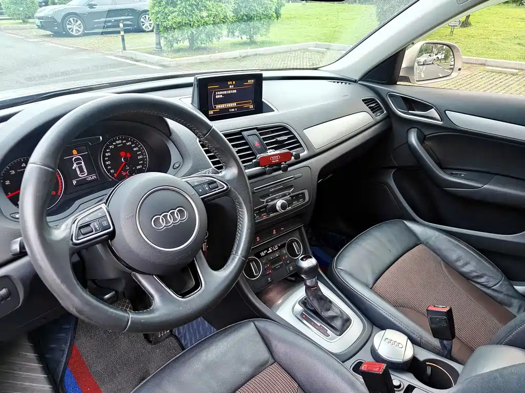 Audi Q3 2018 — фото 13